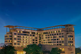 CROWN PLAZA HOTEL IN NORTH DELHI TOUR
